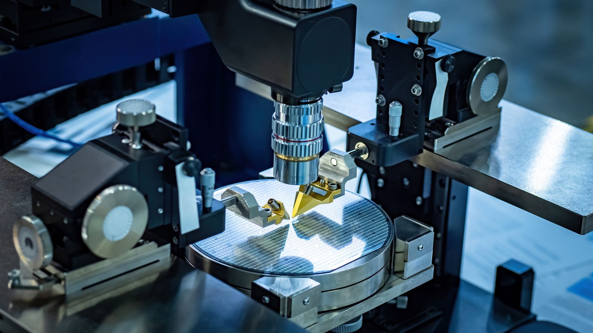 AI-Powered 12-Inch Wafer Inspection: How Advanced Microscopy Is Transforming Semiconductor Manufacturing